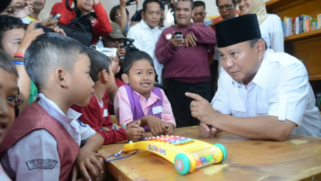 prabowo dan anak sekolah